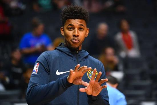 从两个月压 从两个月压